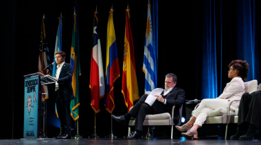 Kicillof participó de la jornada “Democracia siempre" en Nueva York