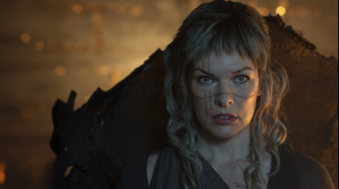 Está en el Top 10 de Prime Video: la película imperdible que mezcla un mundo de brujas, guerra y apocalipsis