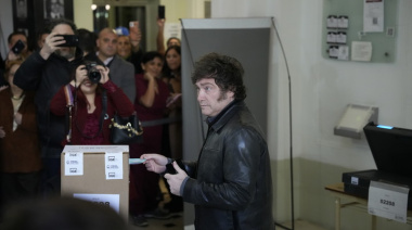 Javier Milei votó en Almagro acompañado por su hermana
