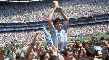 Del mejor gol “perdido” por 27 años al triste final de su único Balón de Oro: curiosidades para recordar a Diego Maradona