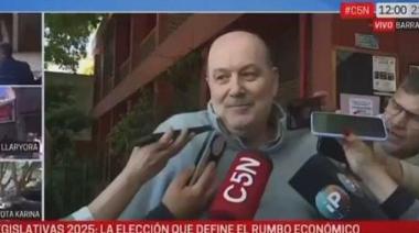Tensión en Barracas: insultos a Sturzenegger tras emitir su voto