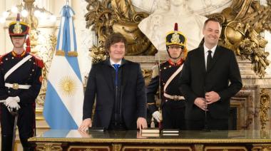 Manuel Adorni asumió como nuevo jefe de Gabinete y promete “profundizar las reformas estructurales”