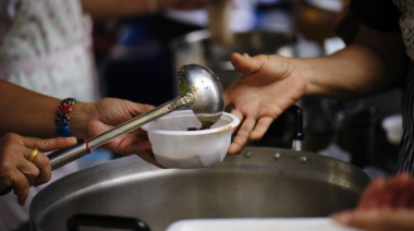 Crece la inseguridad alimentaria: revelan que uno de cada seis asalariados pasa hambre en Argentina