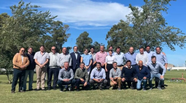 Intendentes radicales se reunirán con Pablo López para garantizar el pago del aguinaldo