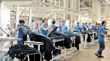La industria cayó 3,6% en cuatro meses y la textil encabeza las pérdidas