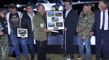 Memoria en vuelo: quedó inaugurado en Luján el avión Grumman Tracker S-2E