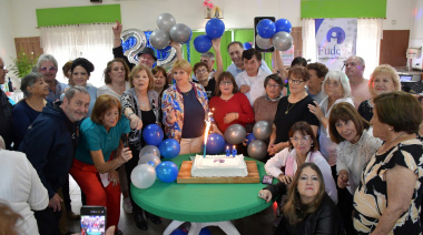 Noche de piano y solidaridad: Fudeso cierra el año con un cóctel en La Plata