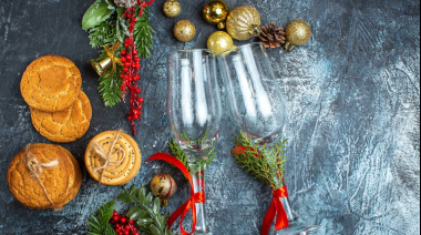 No es el rojo: el color que marca la tendencia para Navidad y que cambiará para siempre la mesa de fin de año