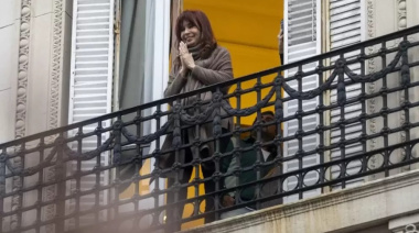 Cristina Kirchner acusó al Gobierno de “improvisar” con el dólar y cuestionó el rumbo económico