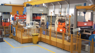 La industria bonaerense produce menos que en 2020 y se encienden las alertas