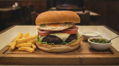 Inflación en hamburguesas: comer una Big Mac en el país es tan caro como en Suiza