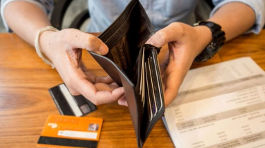 Familias ahogadas por las deudas: la mora se triplicó en un año y tocó un máximo histórico