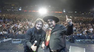 Milei cantó con el Chaqueño y agradeció a Córdoba en Jesús María