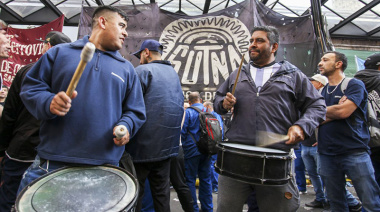 Trabajadores de FATE exigen estatización ante abandono de la empresa