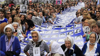 Libertarios rechazan homenajes a Abuelas y reavivan la disputa por la memoria en concejos bonaerenses