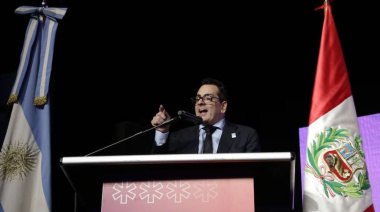 Cifelli inauguró la Feria del Libro entre abucheos y chicanas: “Bajen las pancartas”