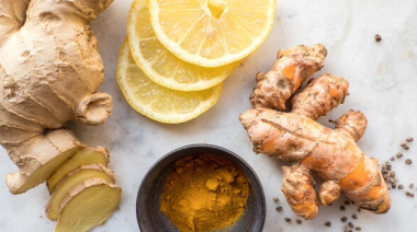 Implantes óseos más fuertes: el inesperado hallazgo científico sobre el jengibre y la cúrcuma