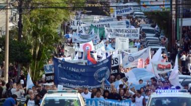 La dirigencia bonaerense salió a militar la marcha universitaria contra el ajuste de Milei