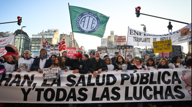 Gremios y organizaciones marchan al Ministerio de Salud contra el ajuste y denuncian faltantes de remedios y vacunas