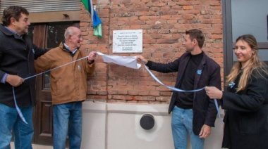 Ferraris inauguró la nueva Casa de la Cultura de Alem en medio de los festejos del 25 de Mayo
