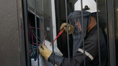 EDELAP detectó fraude eléctrico en 15 sucursales de una cadena gastronómica