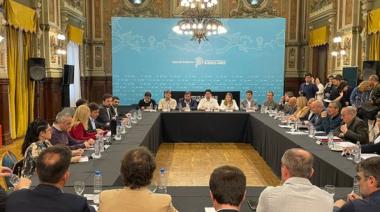 Kicillof reunirá a intendentes por el ajuste nacional en salud y el impacto en los hospitales