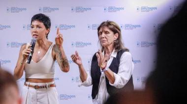 Mayra Mendoza vinculó a Evita con Cristina y pidió “militar por su libertad”