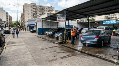 Impulsan multas y restricciones al uso de agua potable en lavaderos y edificios