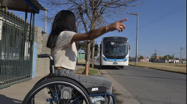 Personas con discapacidad viajarán gratis en colectivos y trenes nacionales con la SUBE desde el viernes 19