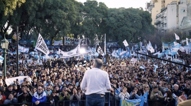 Máximo Kirchner endureció la interna y apuntó contra Kicillof en un acto en Parque Lezama