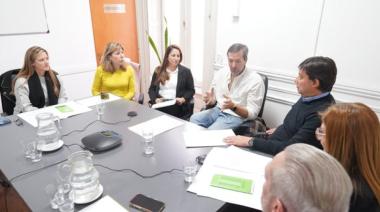 Impulsan una certificación para reconocer buenas prácticas laborales en el campo