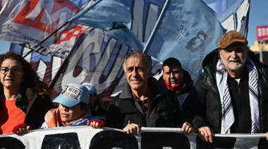 Pitrola vinculó la salida de Adorni a un “pacto de impunidad” y apuntó contra Milei y Santilli