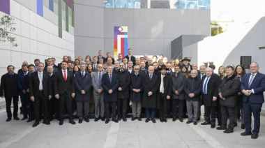 Más de 50 intendentes firmaron en la AMIA un reclamo federal por justicia a 32 años del atentado