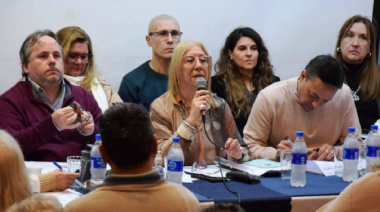 Con salarios “muy golpeados”, los docentes bonaerenses cerraron aumento del 7% con Kicillof