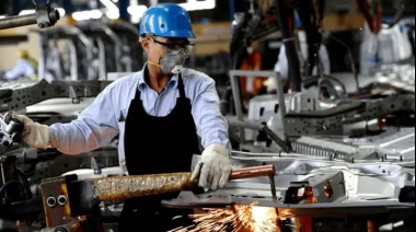 La industria cerró el peor semestre en 3 años con caída del 3%