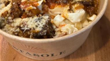 Pastas frescas, lasaña y cannolis: dónde queda el restaurante de Rusherking y qué ofrece su menú italiano