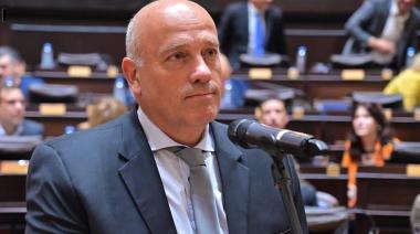 De Leo reclamó explicaciones por el paso del HMS Medway por aguas argentinas