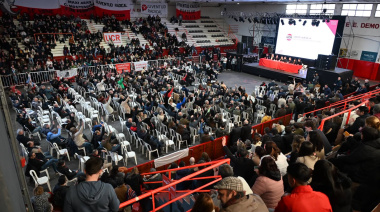 Balbín relanzó la UCR bonaerense en Atenas y la Convención terminó con 65 dirigentes de Construir afuera  