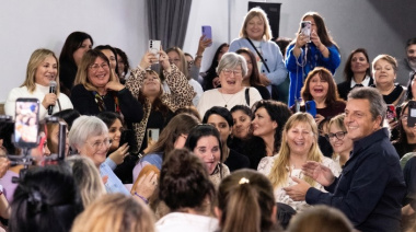 Malena Galmarini y Sergio Massa presentaron el documento "Abrazar, organizar y gobernar" en el Encuentro de Mujeres