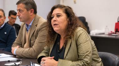 González apuntó contra el “desmanejo” nacional en los puertos