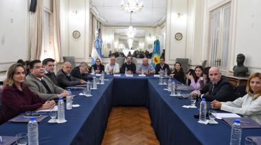 Kreplak defendió la reforma sanitaria de Kicillof y la oposición puso el foco en la crisis de IOMA
