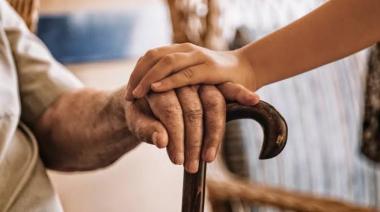 Adultos mayores contra las cuerdas: casi la mitad no llega a fin de mes