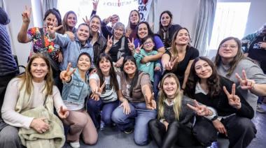 Mayra Mendoza escuchó a estudiantes de Pergamino para debatir qué escuela quieren