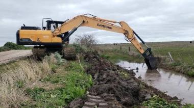 Tordillo refuerza la limpieza de cauces y repara caminos rurales