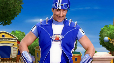 Qué fue de la vida de “Sportacus”, el protagonista de LazyTown: de ser ídolo infantil a manejar un restaurante de comida escandinava