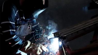La UIA conmemora el Día de la Industria entre cierres y tensión con el Gobierno