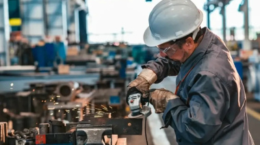 Radiografía del ajuste: las PyMEs que sobreviven lo hacen con menos personal y más precarización