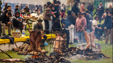 Con más de 20.000 personas, Alberdi celebró la Fiesta del Cordero al Asador