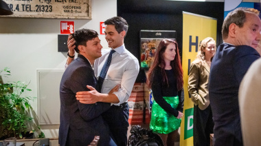 El primer ministro de los Países Bajos será padre junto a su esposo argentino que juega en Los Leones