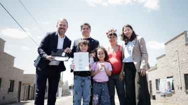 Duro cruce de Kicillof a Milei por la crisis: "Se burla con un cinismo desconocido de quienes no llegan a fin de mes"